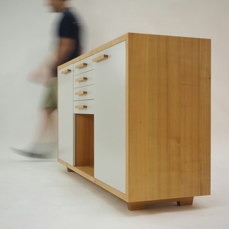 montage d'un meuble de rangement